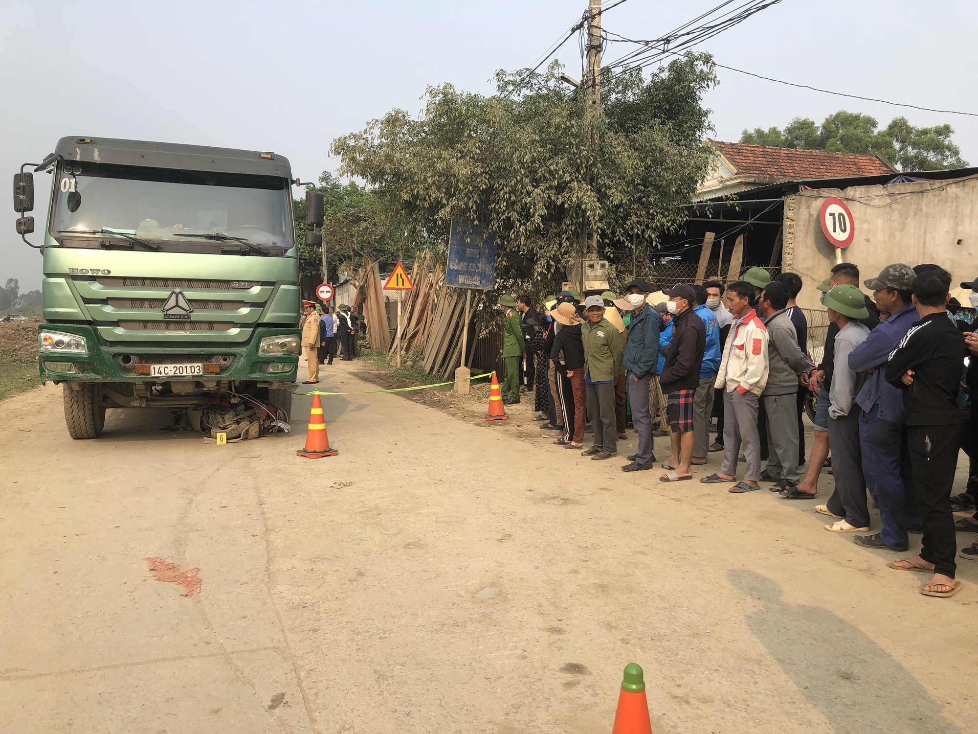 Hiện trường vụ việc của 3 mẹ con xấu số Hiện trường vụ việc của 3 mẹ con xấu số