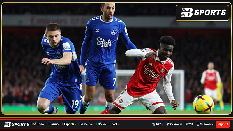Arsenal đại thắng Everton: Gia tăng khoảng cách với Man City