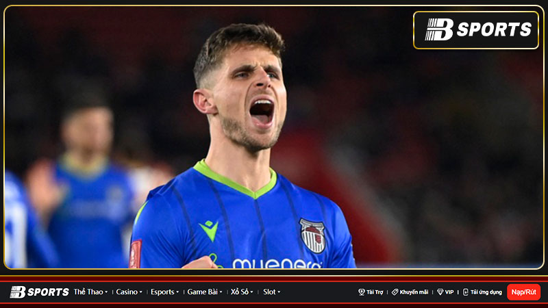 Grimsby Town đã ghi bàn thắng quyết định