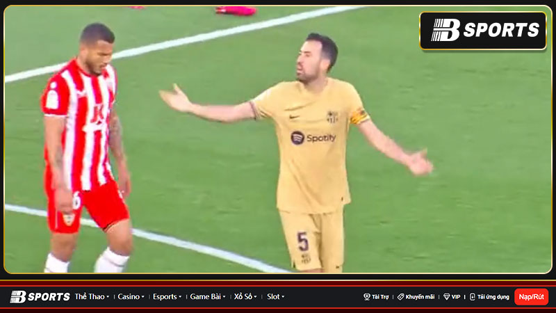 Sergio Busquets không nghe lời HLV Xavi Sergio Busquets không nghe lời HLV Xavi