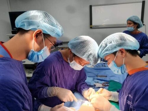 Người đàn ông cương cứng"chú bé" trong 48h