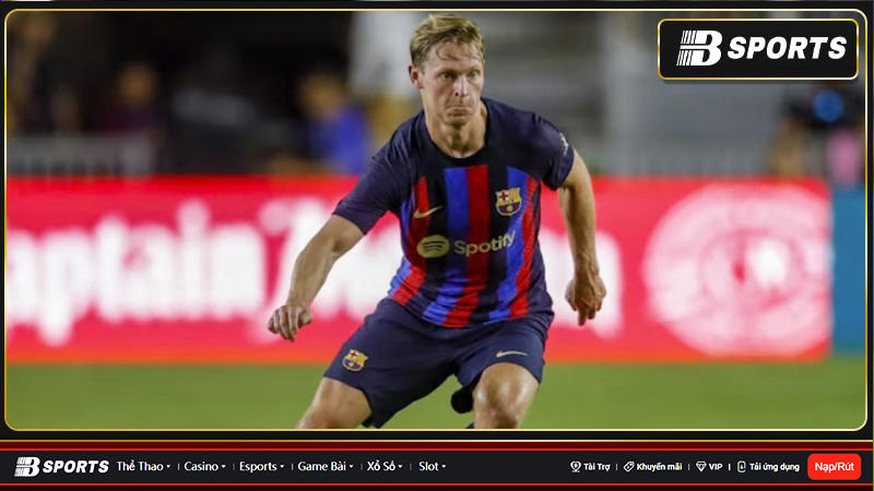 Quỷ đỏ được cho là đang lên kế hoạch để chiêu mộ tiền vệ Frenkie de Jong của Barcelona trong kỳ chuyển nhượng mùa hè này. Quỷ đỏ được cho là đang lên kế hoạch để chiêu mộ tiền vệ Frenkie de Jong của Barcelona trong kỳ chuyển nhượng mùa hè này.